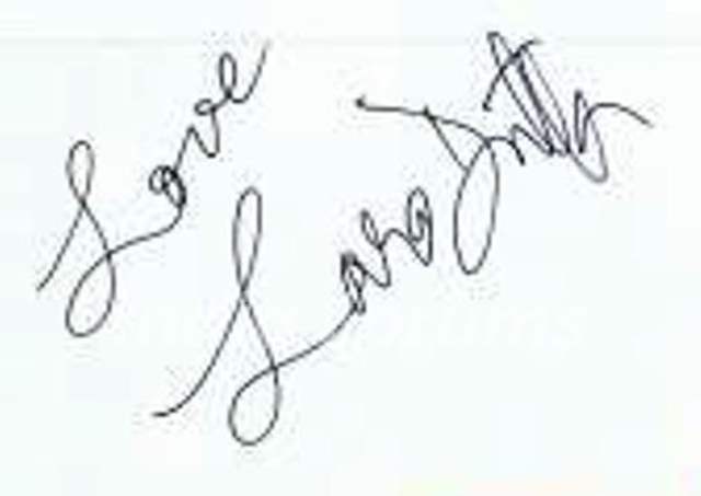 Lara Dutta signature