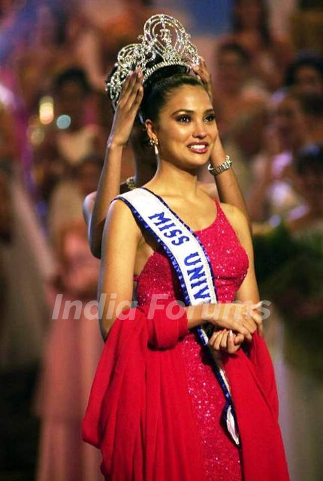 Lara Dutta - Miss Universe 2000