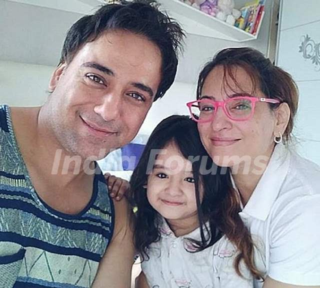 Rakshanda Khan Husband and Daughter