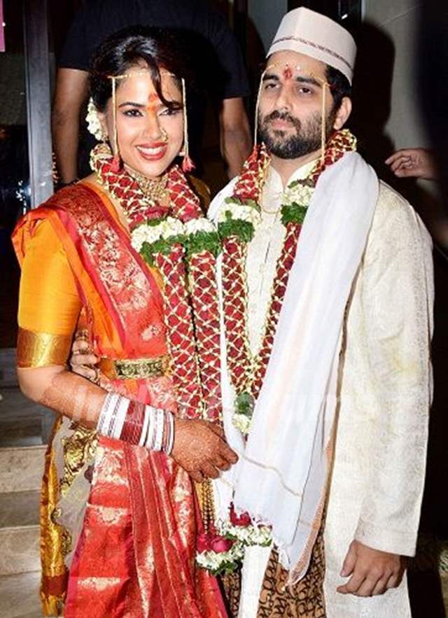 sameera-reddy-with-her-husband-akshai-varde