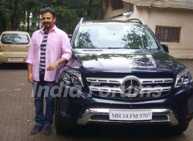 Vivek Oberoi with his Mercedes Benz GLS