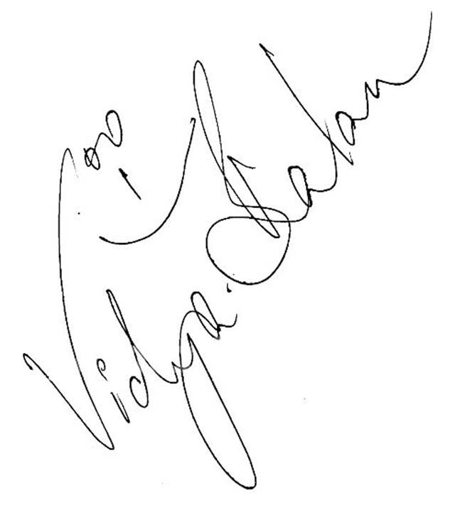 Vidya Balan signature