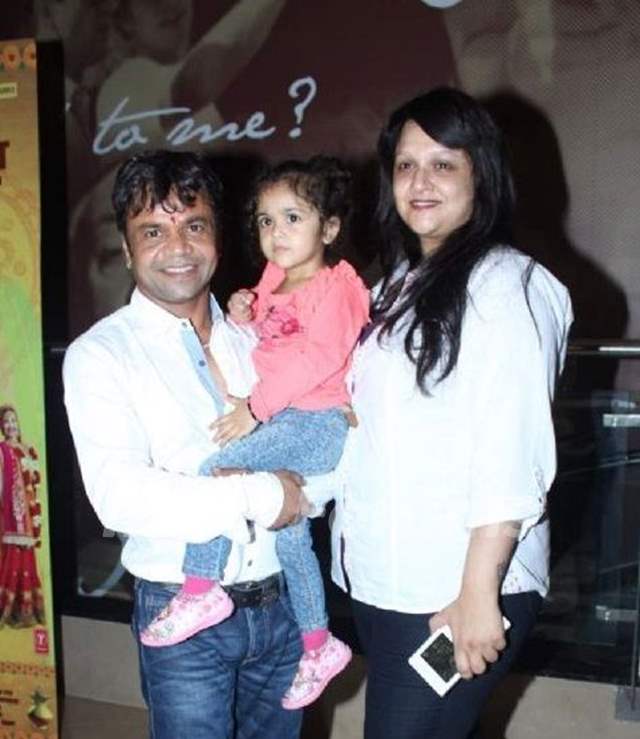 Rajpal Yadav with his wife and daughter