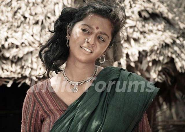 Vedhika Kumar as Angamma in Paradesi