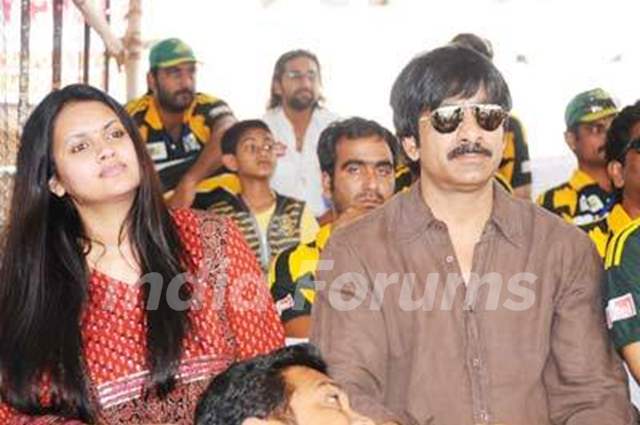 Ravi Teja with his wife