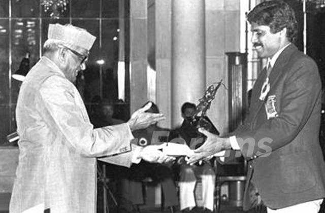 Kapil Dev Receiving The Arjuna Award By The Then President of India Sanjeeva Reddy