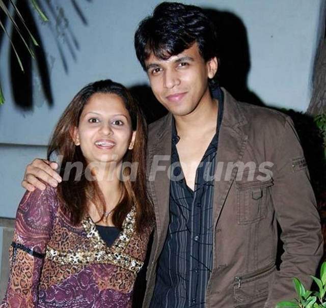 Abhijeet Sawant with his wife