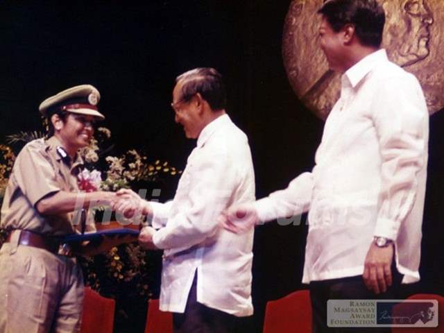 Kiran Bedi With Ramon Magsaysay Award
