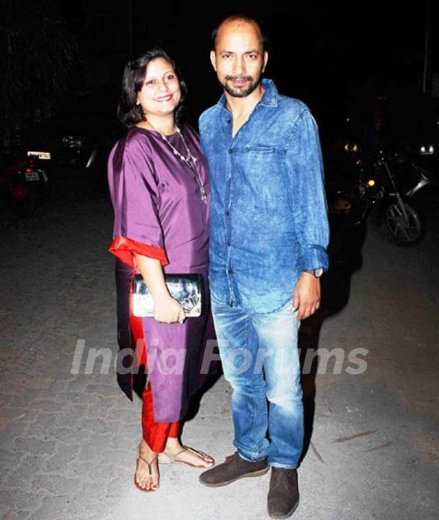 deepak-dobriyal-with-his-wife