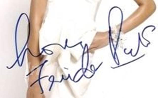Freida Pinto's Autograph