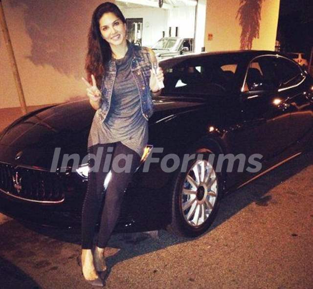 Sunny Leone Maserati Quattroporte