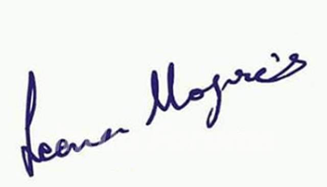 Leena Mogre Signature