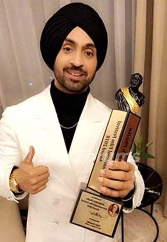 Diljit Dosanjh With Dadasaheb Phalke Award for the Most Trending Personality of the Year
