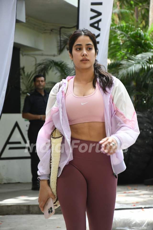 Janhvi Kapoor Steps Out For A Lunch In A Chic Attire