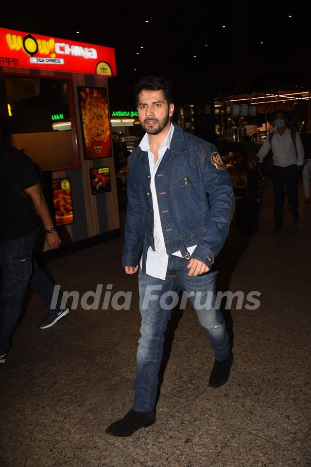 Varun Dhawan spotted at Mumbai airport 