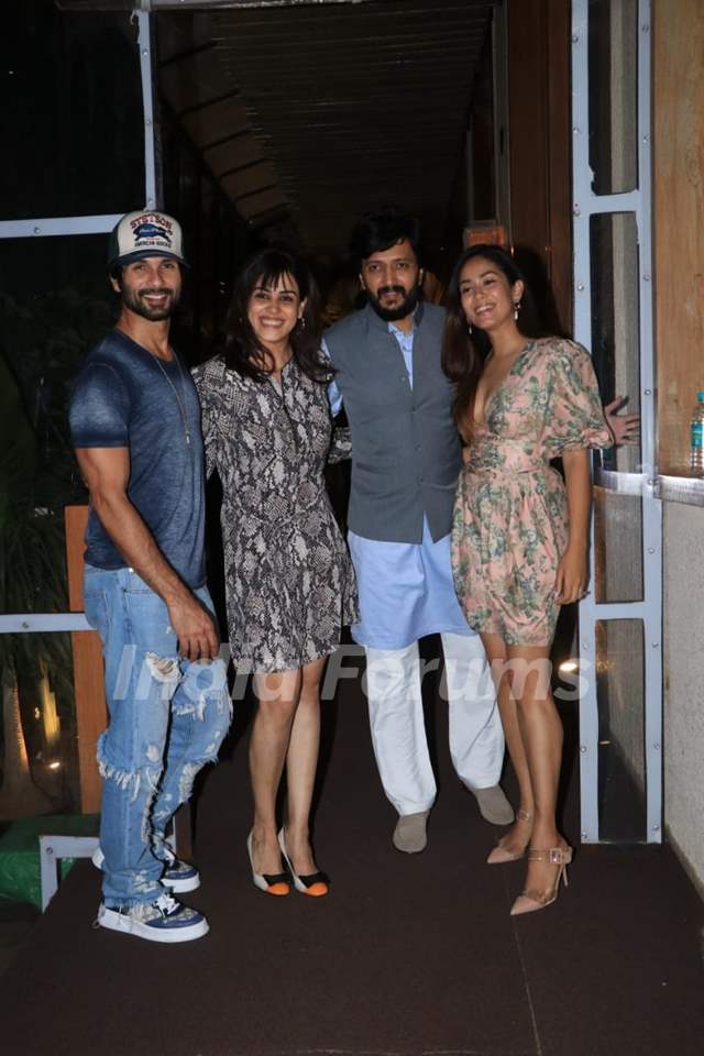 Riteish Deshmukh, Genelia D’Souza, Shahid Kapoor and Mira Kapoor snapped at Bastian in Worli
