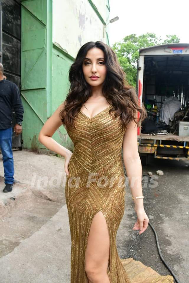 Nora Fatehi spotted on the set of Jhalak Dikhhla Jaa