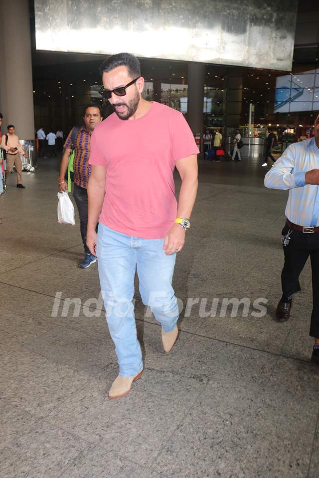 Saif Ali Khan spotted at the Mumbai airport