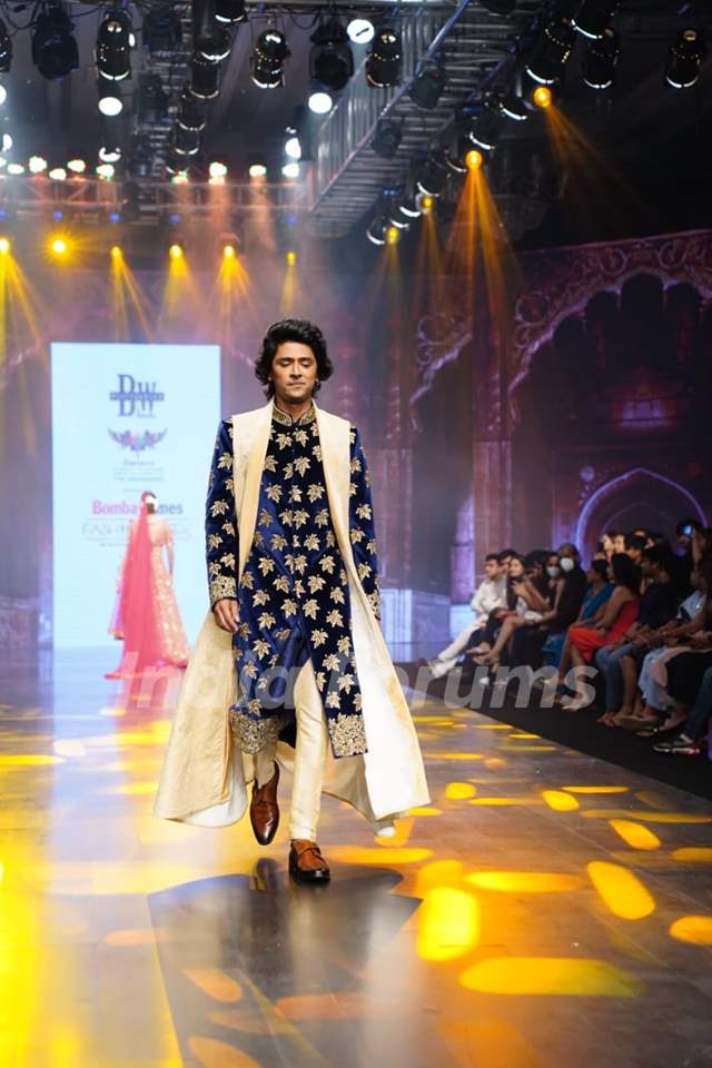 grace the ramp walk of the Bombay Times Fashion Week 2022