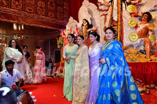 Patralekhaa, Tanuja, Tanishaa Mukerji, Sharbani Mukherji  snapped during Durga Puja at North Bombay Sarbojanin