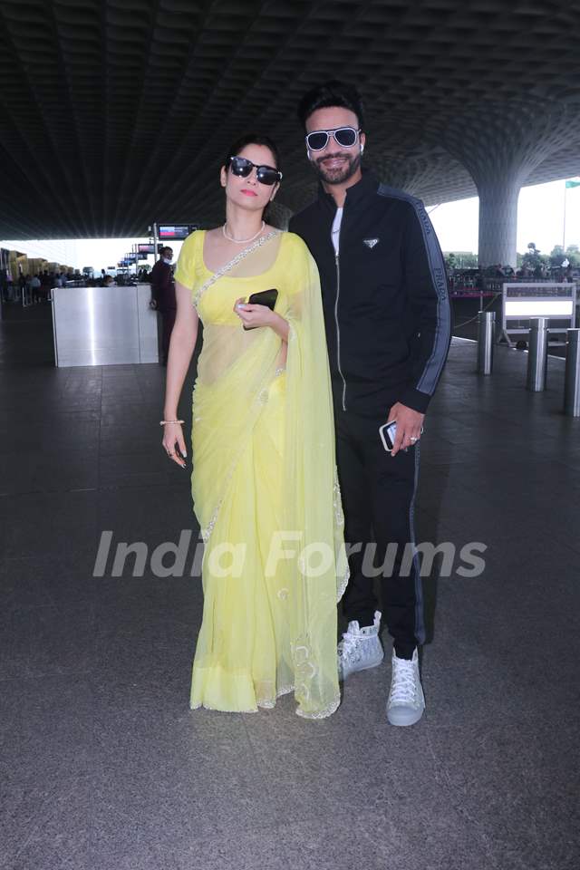 Ankita Lokhande and Vicky Jain spotted at the mumbai airport