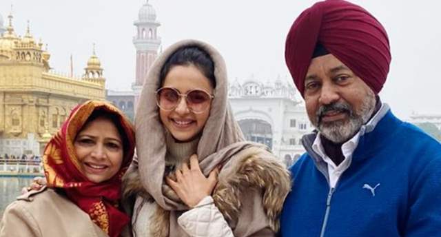 Rakul Preet Singh and her parents