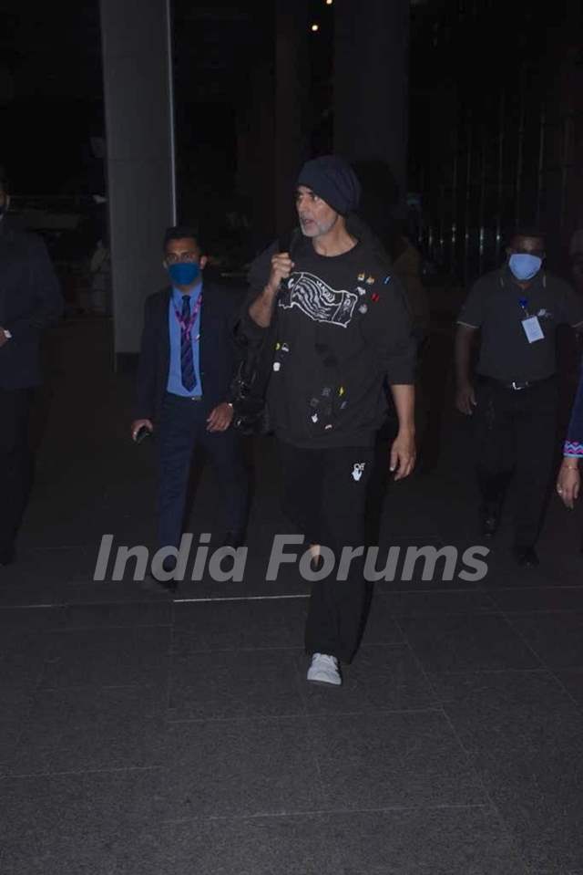 Akshay Kumar spotted at the Mumbai airport