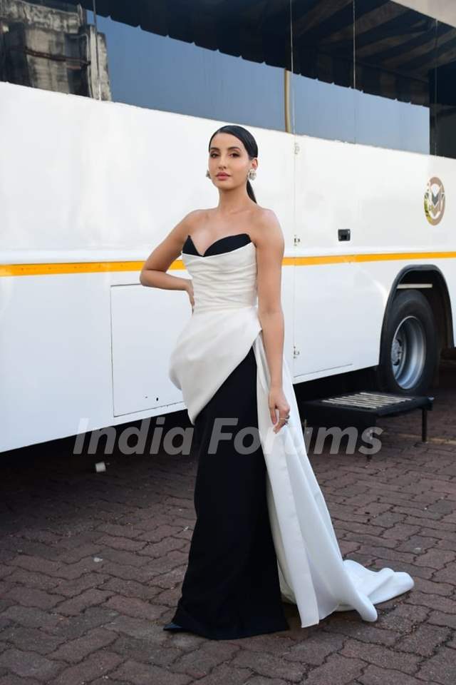Nora Fatehi looked dreamy in a monochrome strapless gown