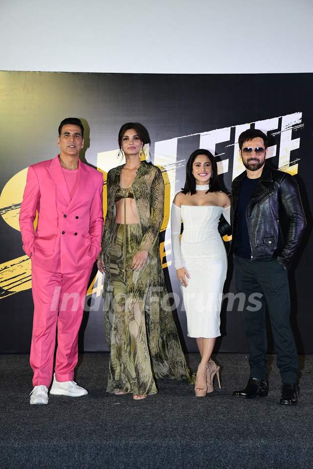 Akshay Kumar Diana Penty Nushrratt Bharuccha Emraan Hashmi Snapped At The Trailer Launch Of 