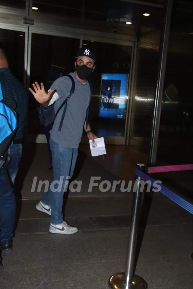 Ranbir Kapoor snapped at the Mumbai airport