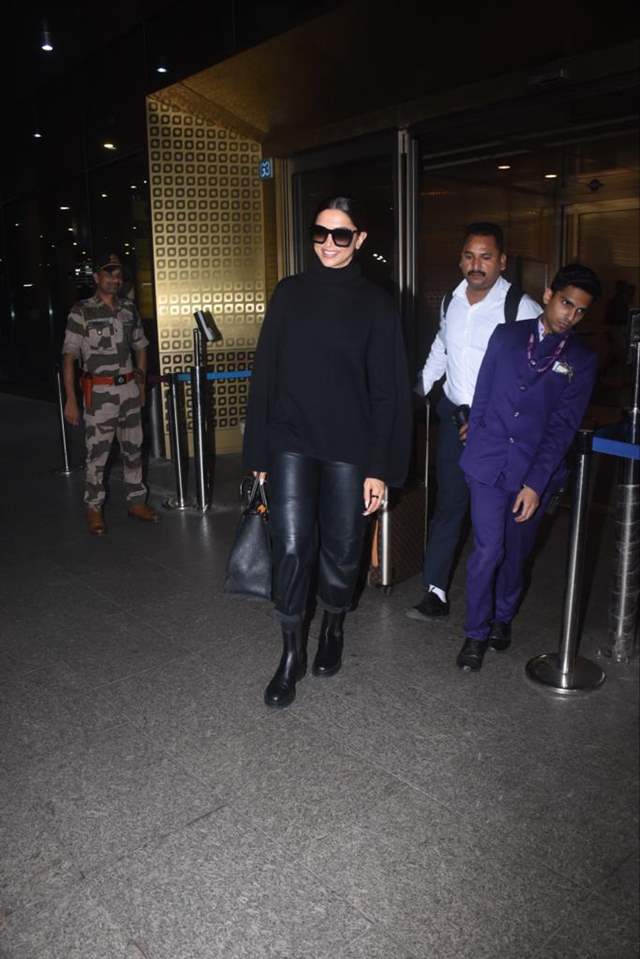 Deepika Padukone wins with chic formula to style her cool and