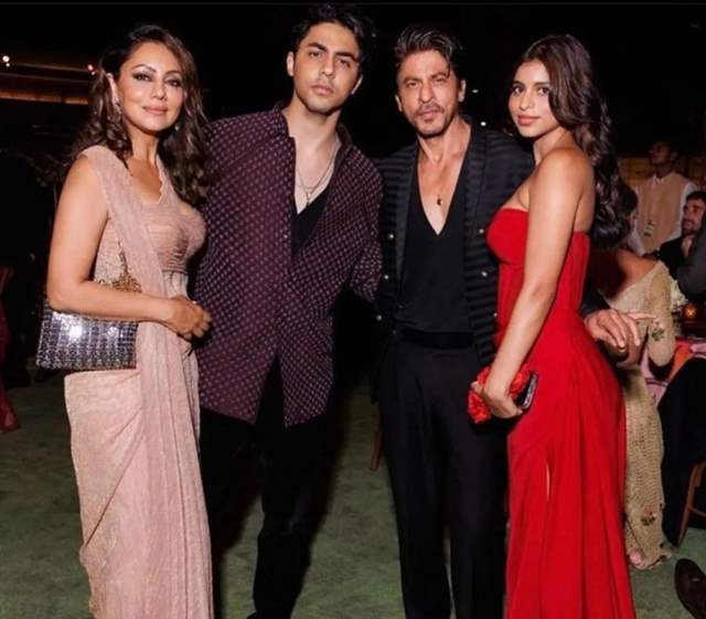 Gauri, Aryan, Shah Rukh and Suhana Khan
