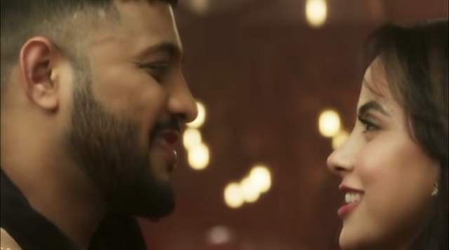 640px x 357px - Raftaar's 'Phone Mila Ke', featuring the gorgeous Aroosa will surely make  your foot tap