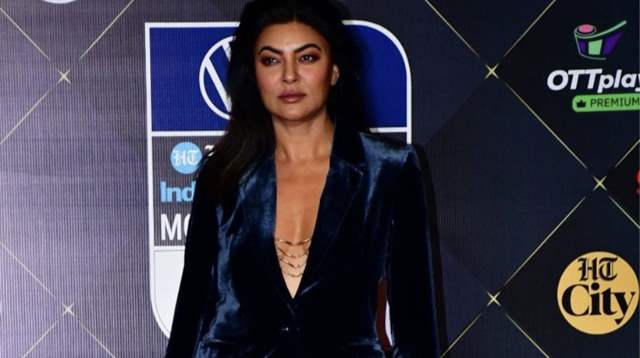 Sushmita Sen Chudai Bf Video - Sushmita Sen stuns in a velvet blazer, sheds major boss lady vibes at a  Mumbai event