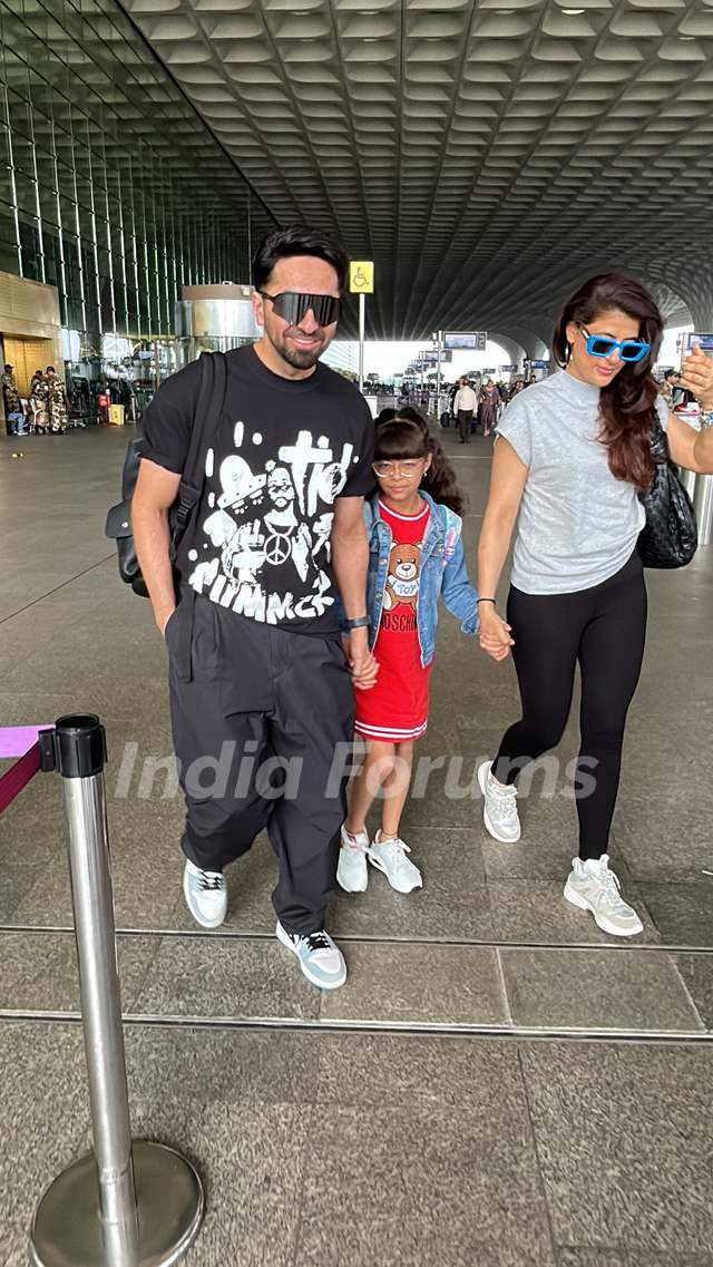 Ayushmann Khurrana, Tahira Kashayp poses with daughter at the Mumbai airport 