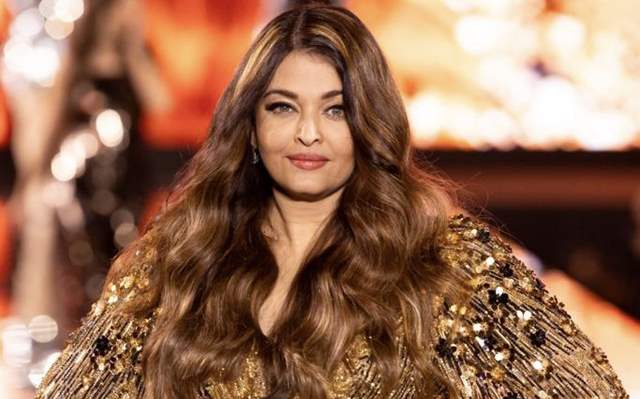 Aishwarya Rai Bachchan's latest on-the-go ensemble