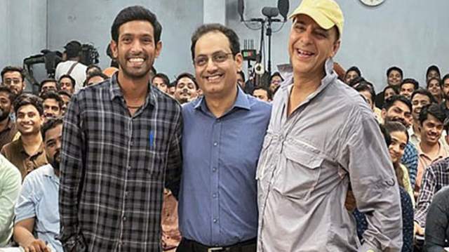 Vikrant Massey and Vidhu Vinod Chopra on the sets of 12th Fail