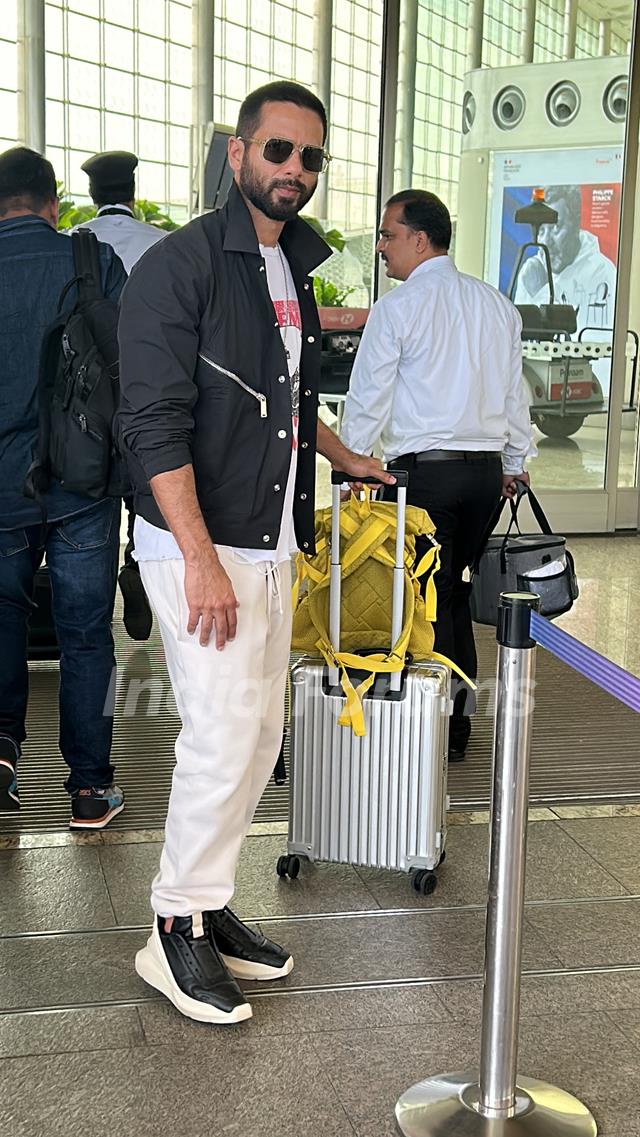 Shahid Kapoor snapped at the Mumbai airport