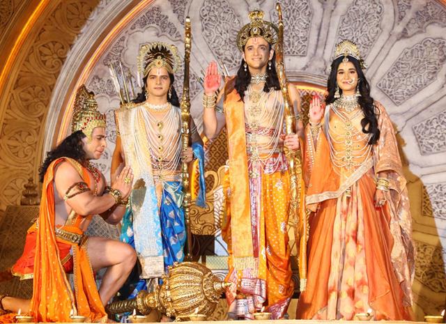 The cast of Srimad Ramayana