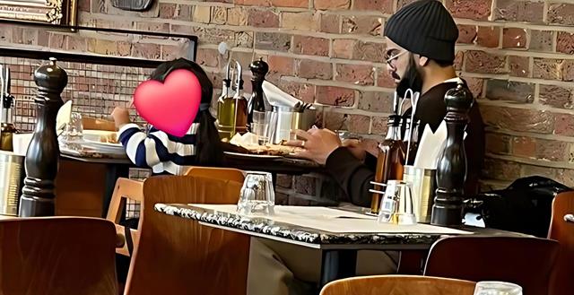 Virat Kohli & Vamika's spotted enjoying meal in London cafe