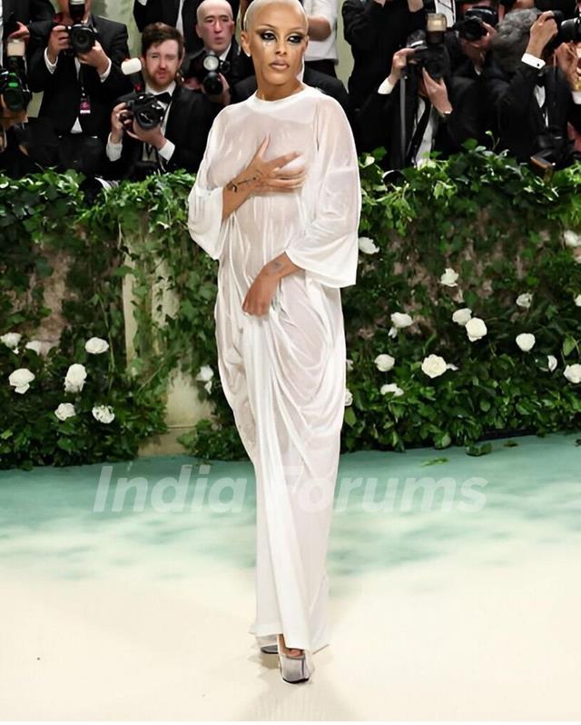 Doja Cat grace Red carpet of Met Gala 2024 Photo