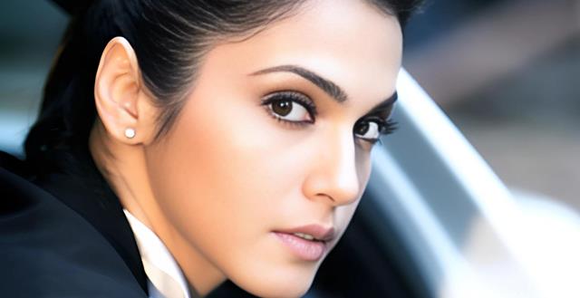 Isha Koppikar reveals casting couch: I was asked to meet alone, but i refused