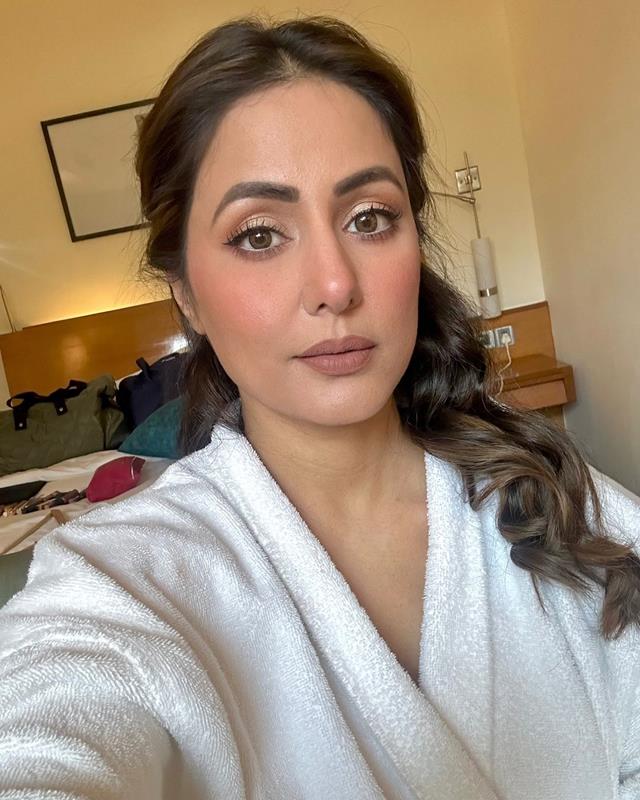 Hina Khan urges fans for prayers after Breast cancer diagnosis, says, "kindly ask for your privacy..."