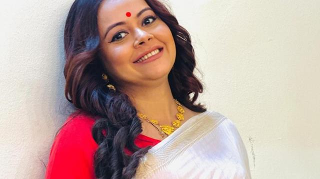 Devoleena Bhattacharjee flaunts baby bump