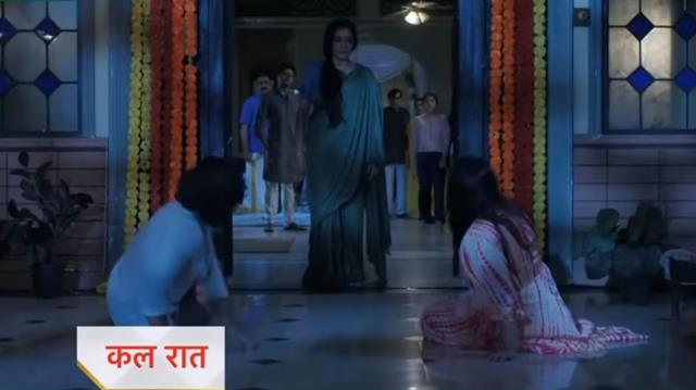 Anupamaa: Anu drags Toshu and Paakhi, teaching them the value of a home