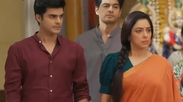 Anupamaa: Anu hands key of her locker to Sagar amidst family's doubts on him