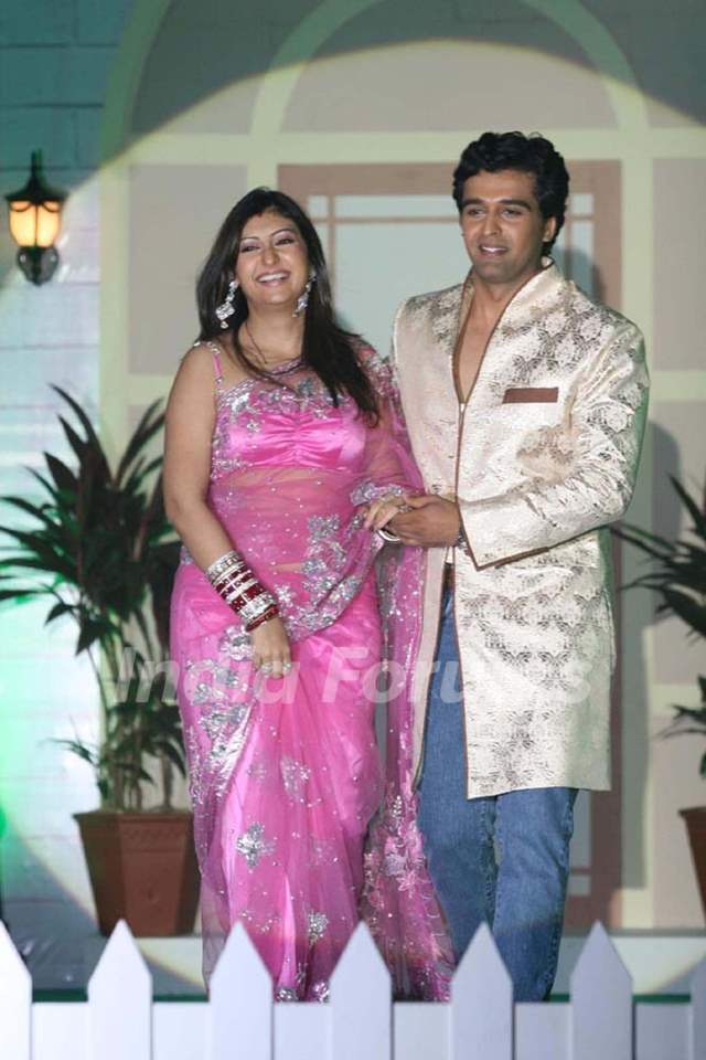 Juhi Parmar and Sachin Shroff at the launch of "Pati, Patni Aur Woh"