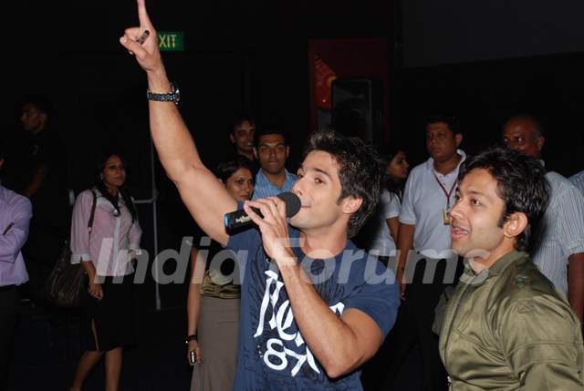Shahid Kapoor at ''Kaminey'' promotional event at Fame, in Mumbai