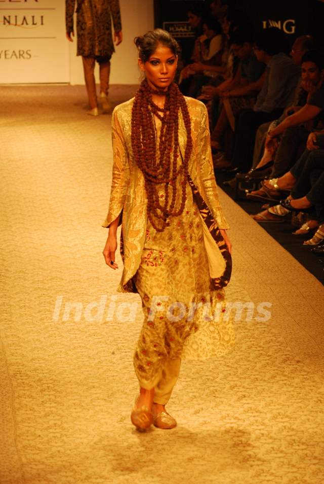 Model on the ramp of Designer Krishna Mehta at Lakme Fashion Week for spring/summer 2010