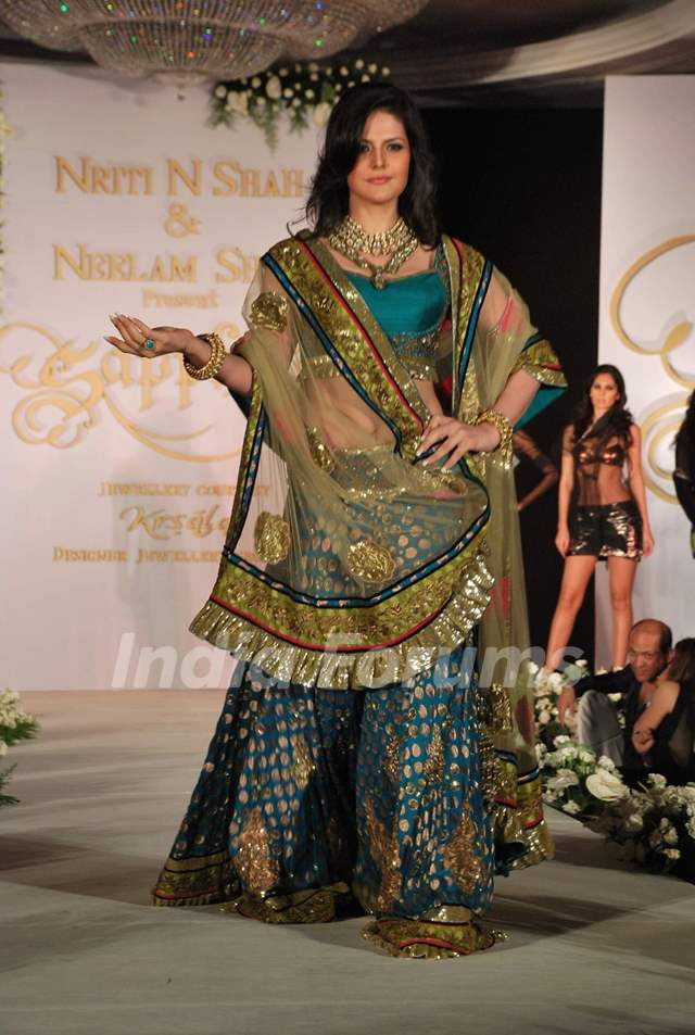 Zarine Khan walks the ramp for designers Nirati and Neelam Shah Media